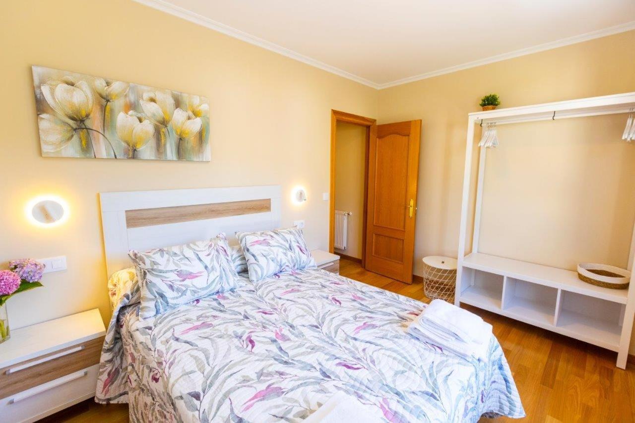 Apartamentos Riamar 2 Ribadeo Bagian luar foto